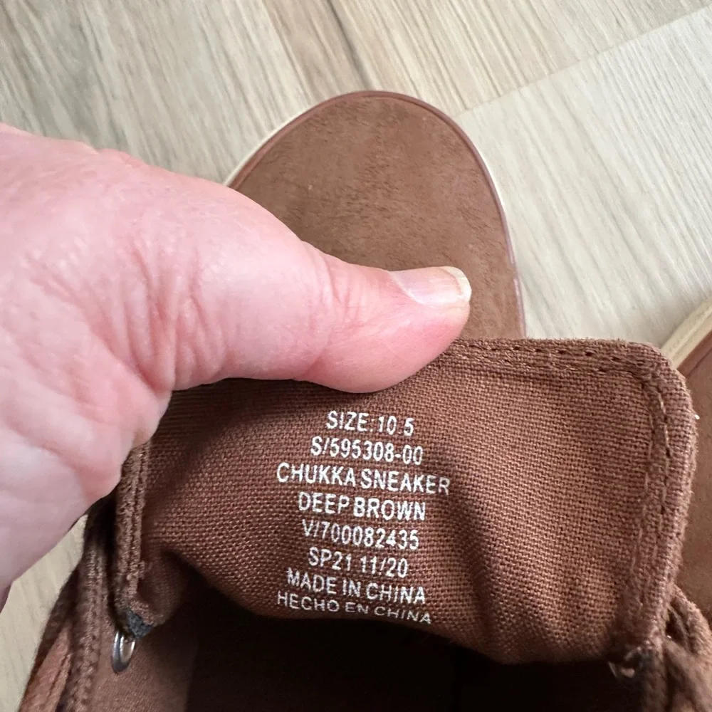 Banana Republic Lace Up Vegan Suede Chukka Sneakers Brown SZ 10.5 NWOB